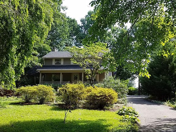 4th image of 1179 Ivy Woods Dr