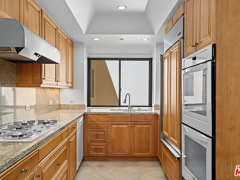 701 Ocean Ave #PHD — Photo 36