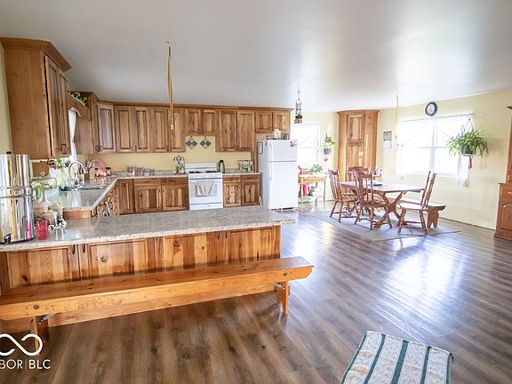 5th image of 6235 E County Road 850 N