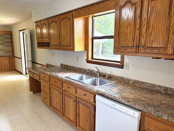 5th image of 640 Red Bird Ln