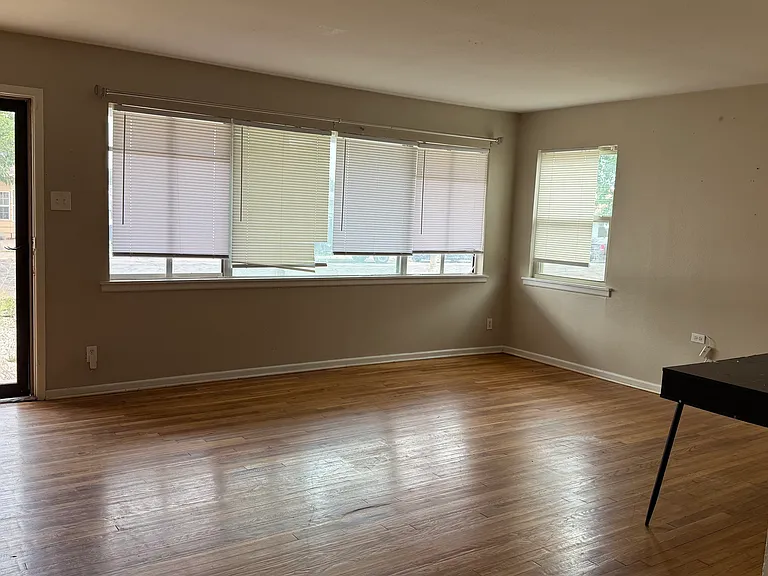 1800 Walnut Ave — Photo 3