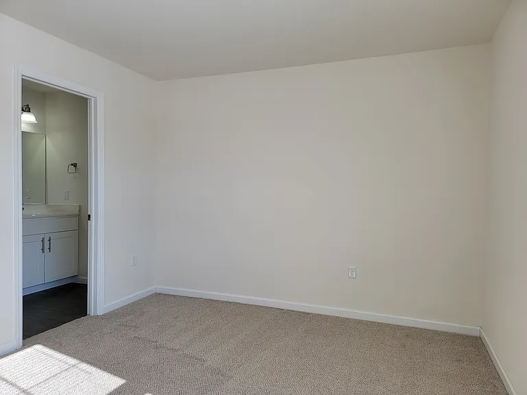 68 Rollins Ln — Photo 11