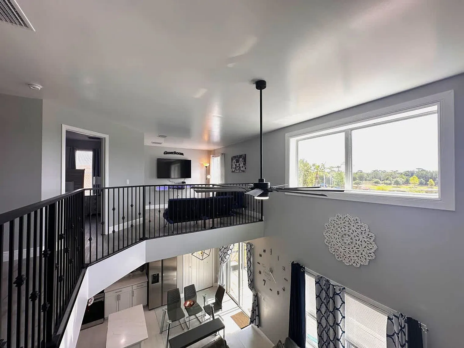 6 bed, 4.0 bath, 2863 sqft, $9,292 — Photo 3