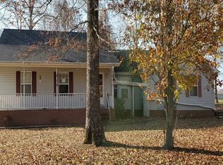 2210 Safe Haven Cir, Estill Springs, TN 37330