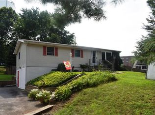 8 Erickson Ave, Helmetta, NJ 08828