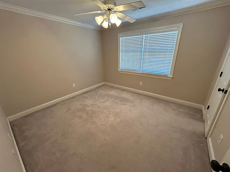 216 Rollingwood Cir NW — Photo 32