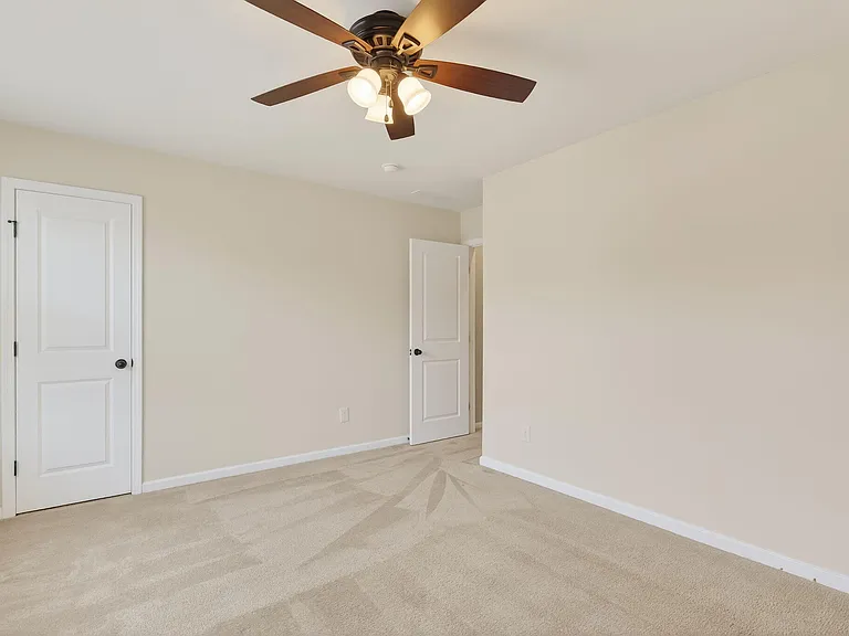 125 Begen St — Photo 22