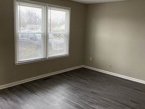2nd image of 276 Northwood Ter