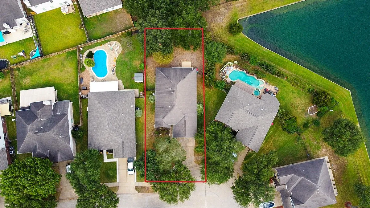 Building Photo - 25910 N Lakefair Dr