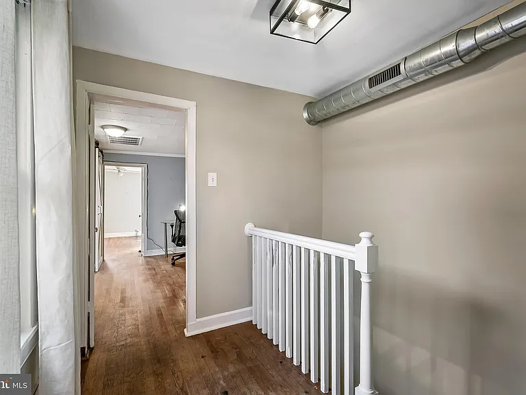 719 S Montford Ave — Photo 25