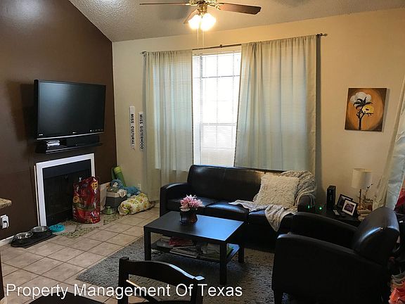 3rd image of 2300 Leon St APT 202