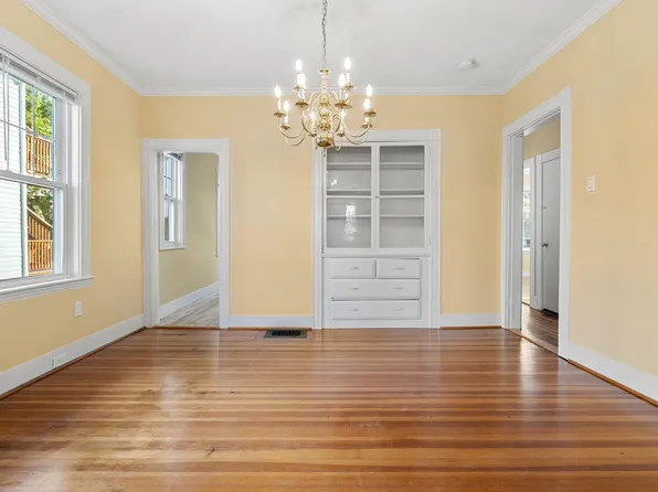 263 Pearl St #1, Newton, MA 02458