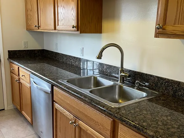 620 Sinex Ave, Pacific Grove, CA 93950