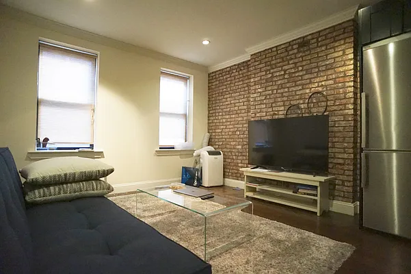 Rented by Compass | media 9