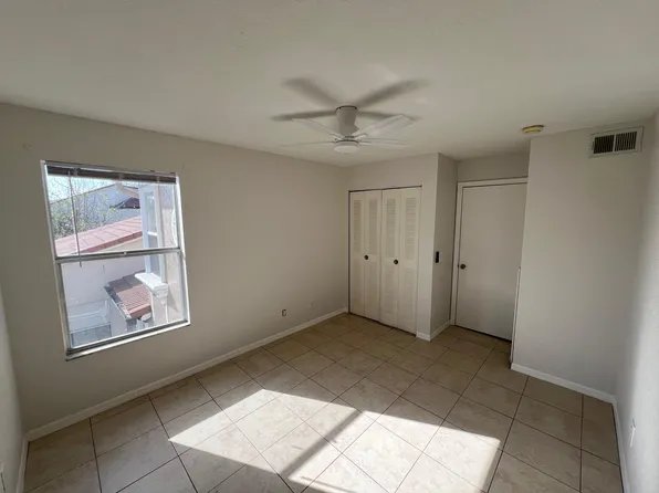 5168 Conroy Rd #33, Orlando, FL 32811