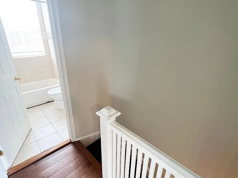 770 Columbia Rd NW — Photo 8