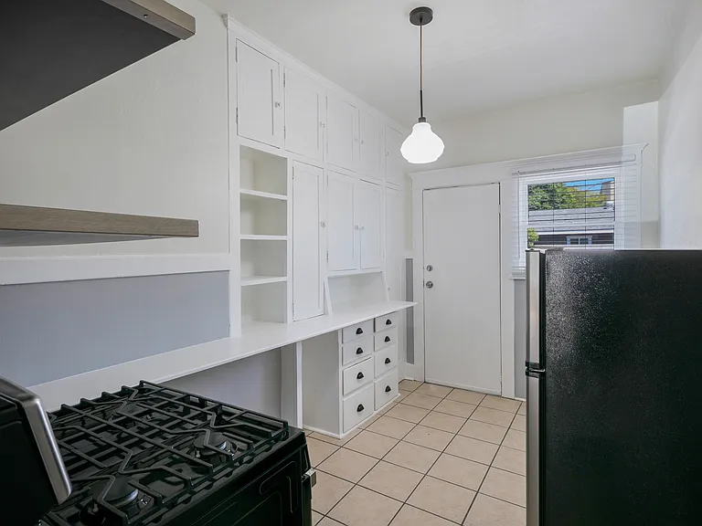 242 Gaviota Ave — Photo 10