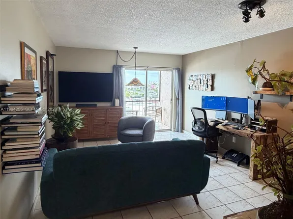 3640 NW 9th St APT 505, Miami, FL 33125