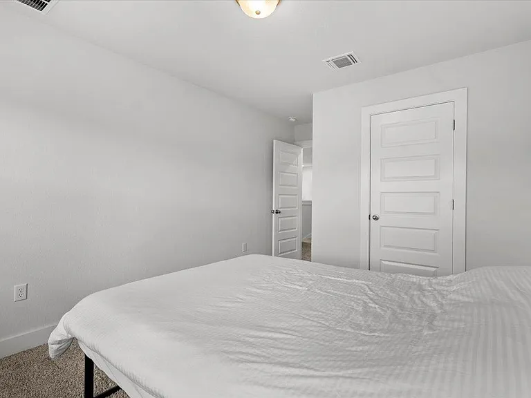 7106 Silver Star Ln — Photo 20