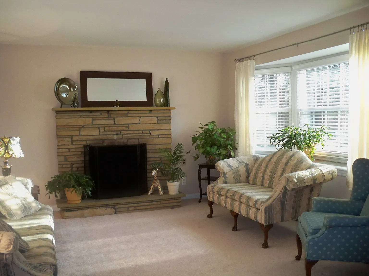 623 Brookside Dr photo 1