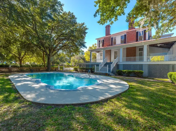 927 Fishburne Rd, Pinopolis, SC 29469