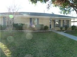 542 Pinebluff Dr, Lewisville, TX 75067