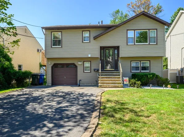 99 Hunt St, Iselin, NJ 08830