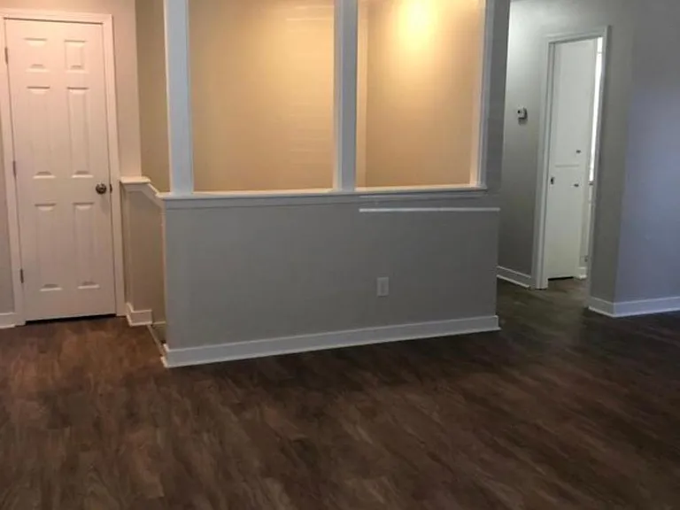 106 W South St — Photo 2