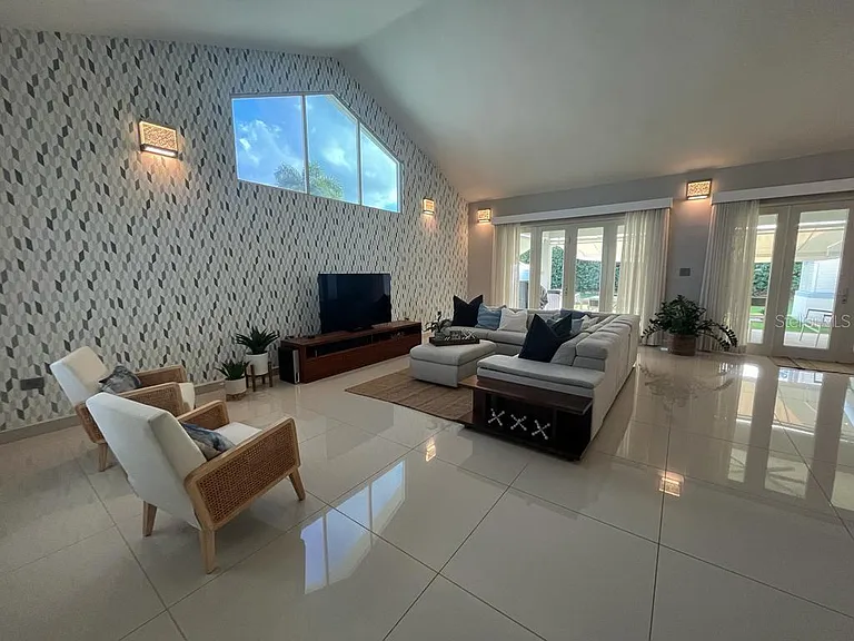 312 Sabanera — Photo 12