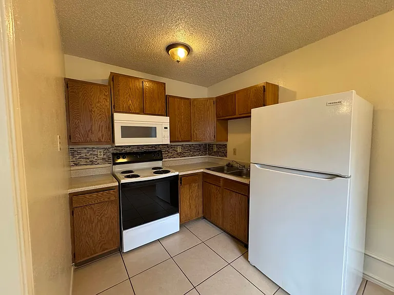 1301 Franz Dr — Photo 8