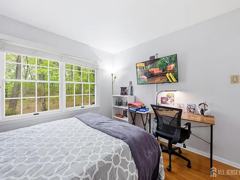 3 Dorchester Dr — Photo 36