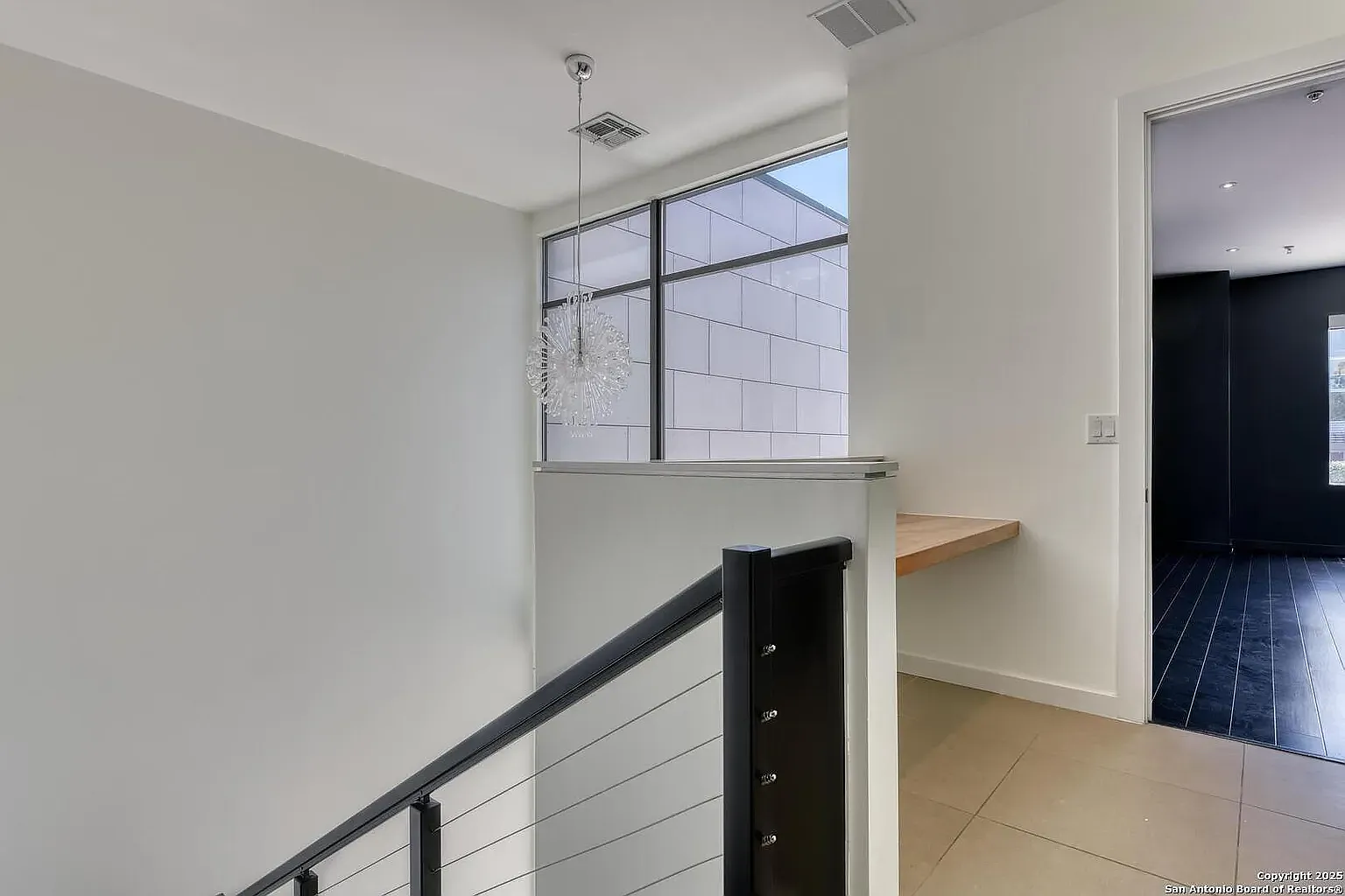 3 bed, 2385 sqft, $4,500 — Photo 3