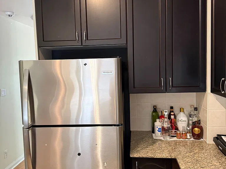 98 Carr St #Townhouse 2 — Photo 3