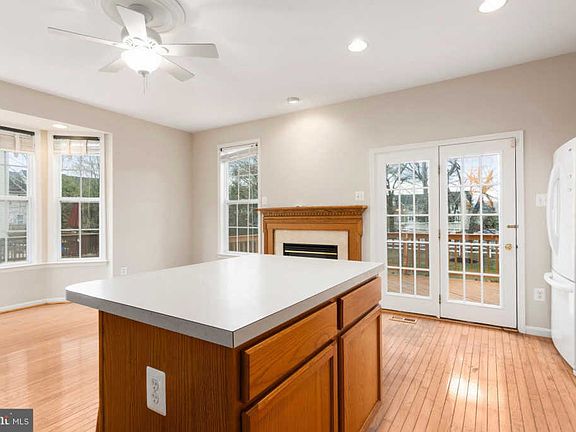 4th image of 8190 Poinsett Ter