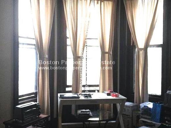 429 Beacon St. #2 Boston - Back Bay Unit Photo 2 (4)