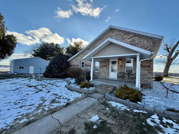 883 W McCarty Rd, Princeton, IN 47670