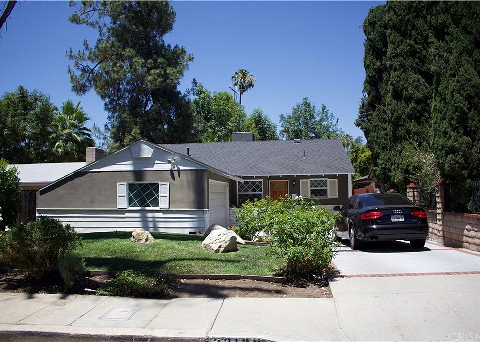 1st image of 22139 Avenue Morelos