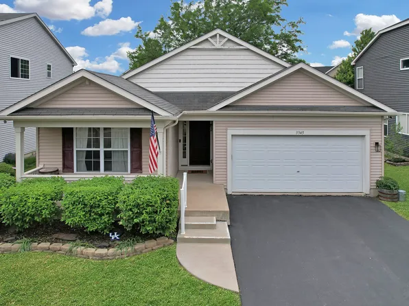 3345 Silver City Ct, Montgomery, IL 60538
