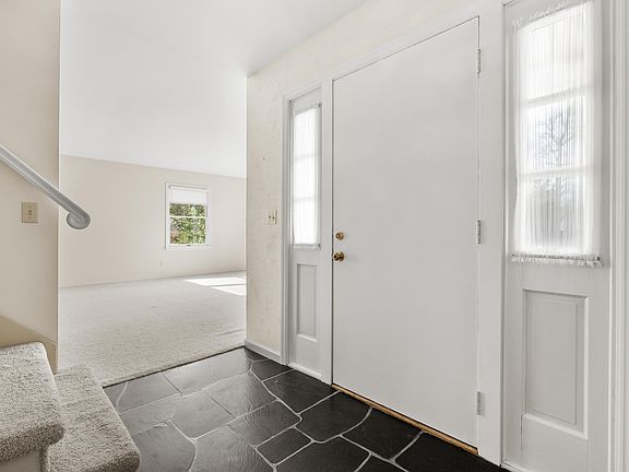 3rd image of 6428 Applewood St
