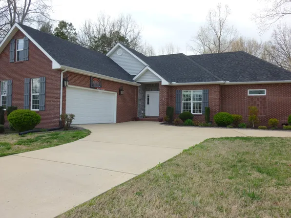 123 Barrington Ln, Paris, TN 38242