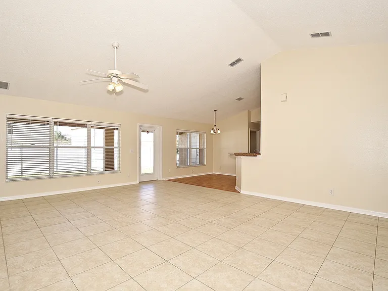 1804 Peace Pl — Photo 3