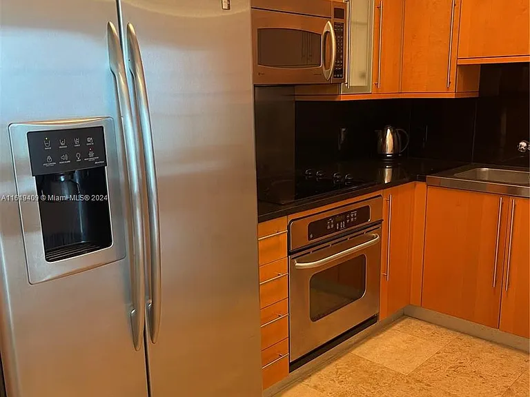 6365 Collins Ave #2610 — Photo 21