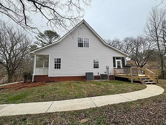 3rd image of 1168 Council Rd NE