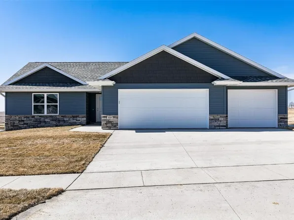 115 Viking Dr, Vinton, IA 52349