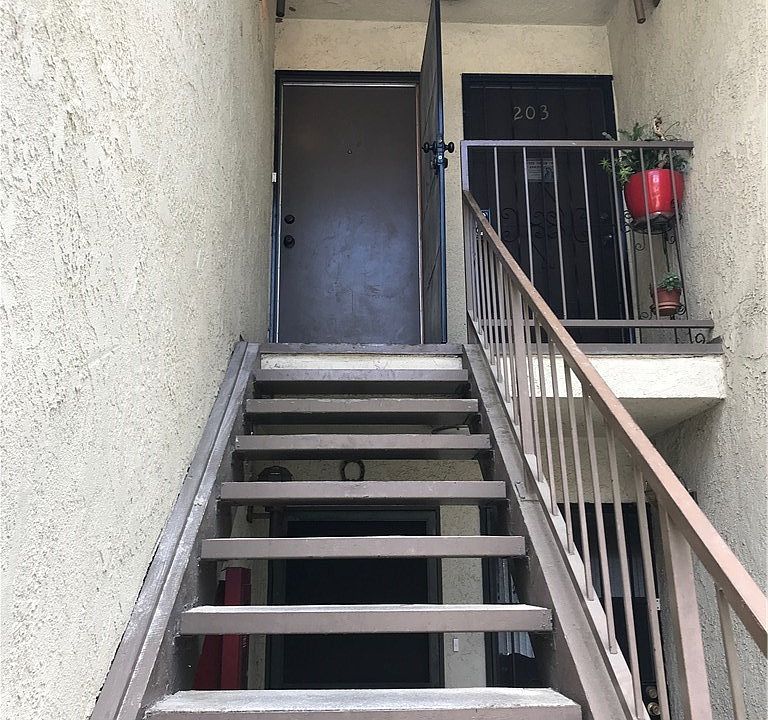 1st image of 701 W 1st St Unit D204