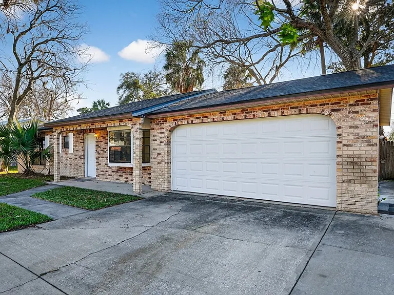 1956 Red Cedar Cir — Photo 17