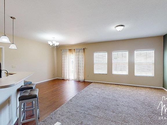 3rd image of 706 Warrior St