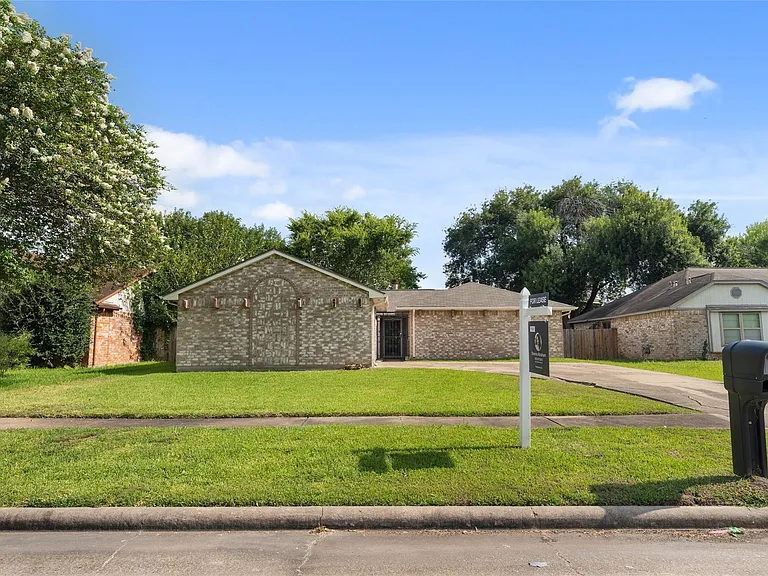 1202 Manorglen Dr — Photo 22