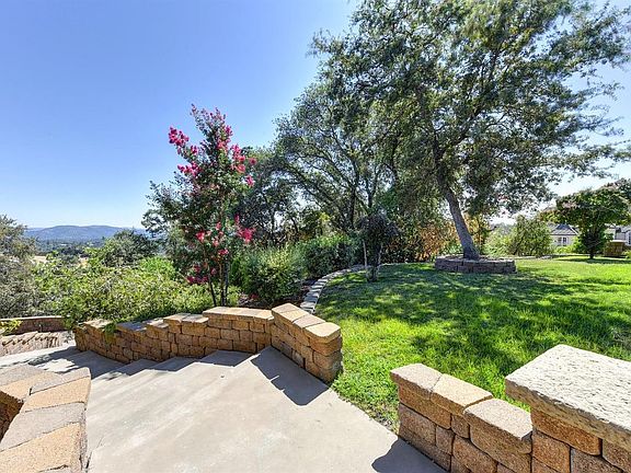 4th image of 806 Sunnyslope Way