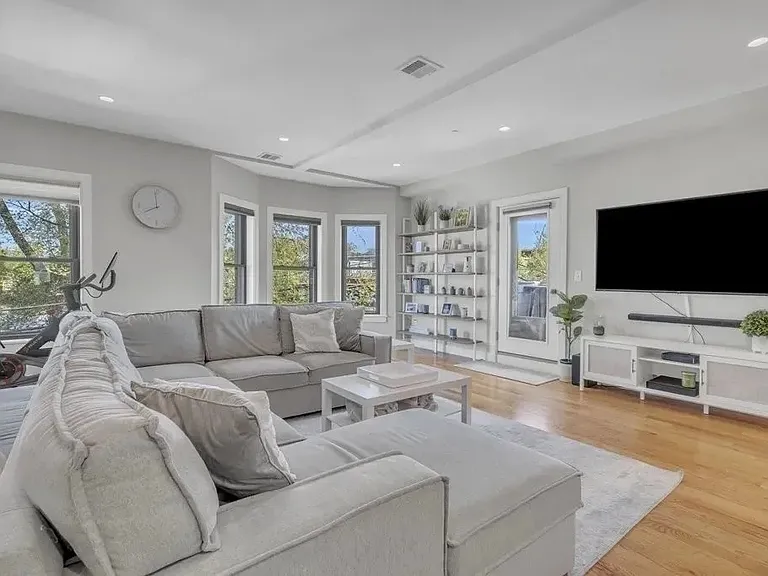 24 Rawson St #3 — Photo 12